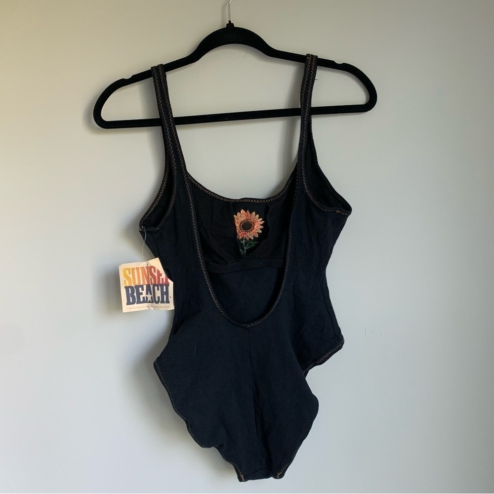 NWT Vintage Sunset Beach Sunflower Bodysuit - Picture 8 of 8